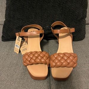 Camel colored Madden sandal. Size 8 new with tags.